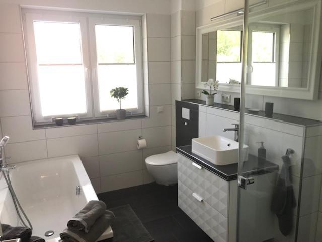 Top-Ferienwohnung Bei Berlin, Bis 3 Gaeste, Terrasse Und Garten 베슈텐지 외부 사진