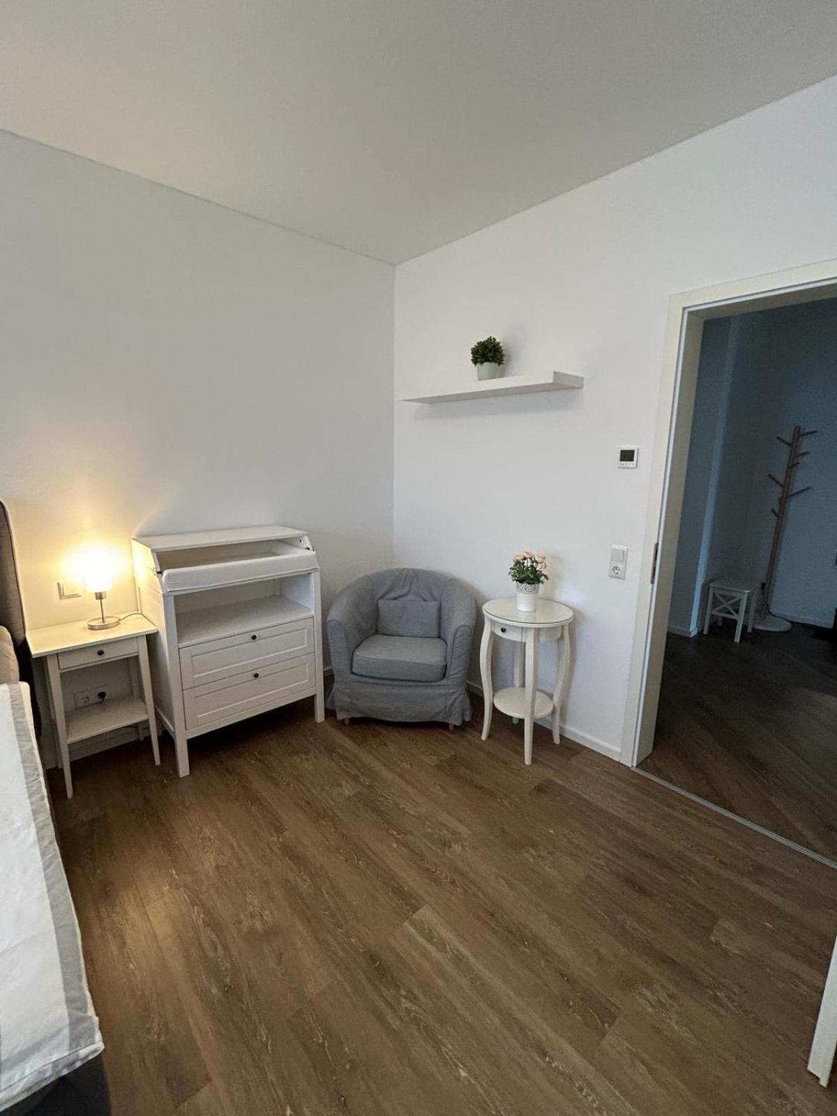Top-Ferienwohnung Bei Berlin, Bis 3 Gaeste, Terrasse Und Garten 베슈텐지 외부 사진