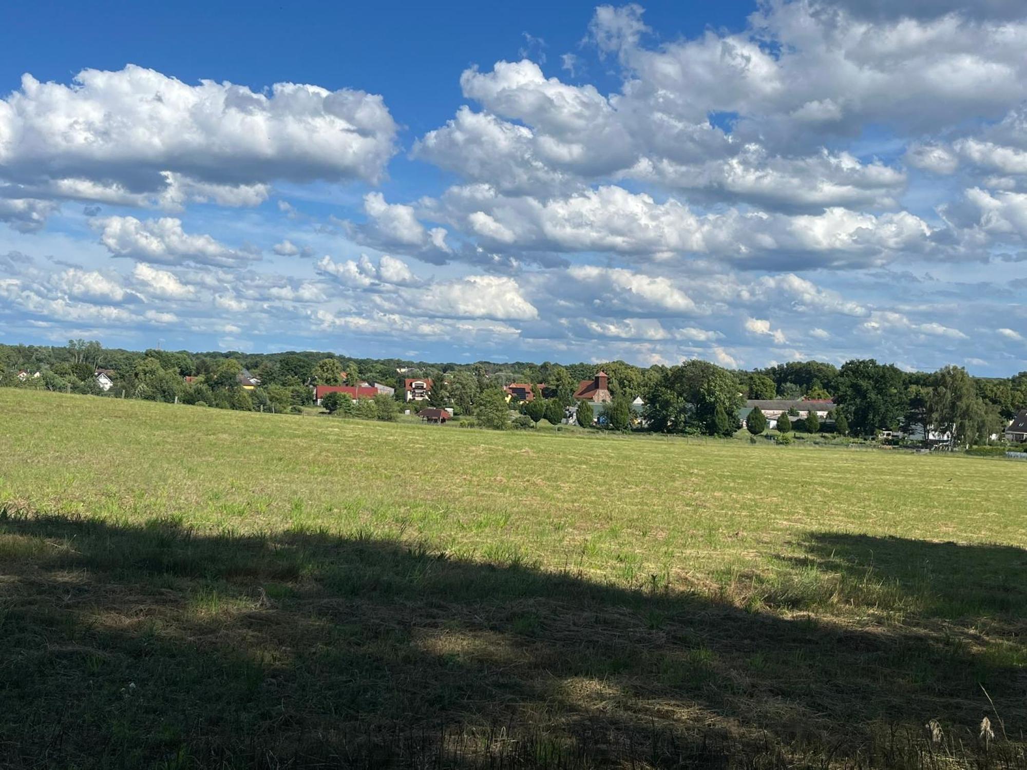 Top-Ferienwohnung Bei Berlin, Bis 3 Gaeste, Terrasse Und Garten 베슈텐지 외부 사진
